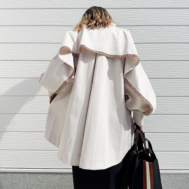 バックテープラインブルゾン