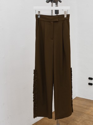 frill straight slacks（brown）