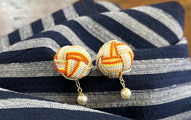 Nishikiシリーズ　ピアス(虹）　 design Tomoko Mizu