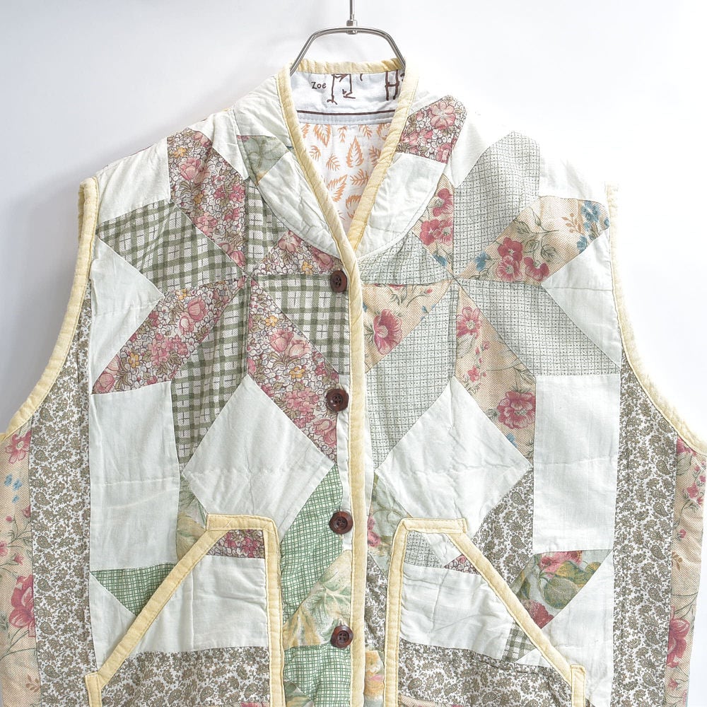 Remake ハンドメイド デザイン リメイク パッチワーク キルト ベスト アウター 再構築 ツギハギ 中綿入り 花柄 ダリア 幾何学模様 レディースXL~XXL相当