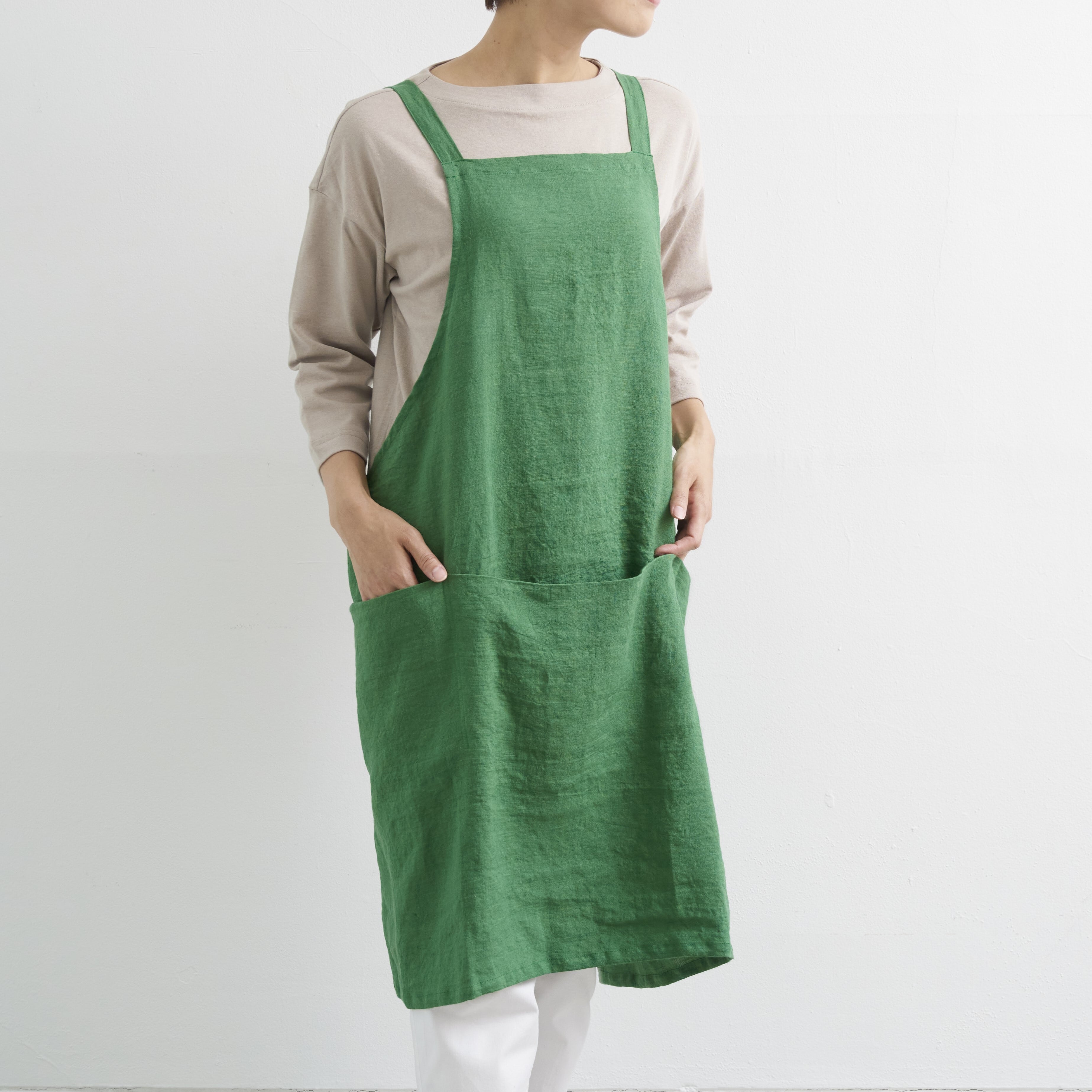 バッククロスチムニーエプロン　back cross chimney apron / フラッフィリネン　fluffy linen / green