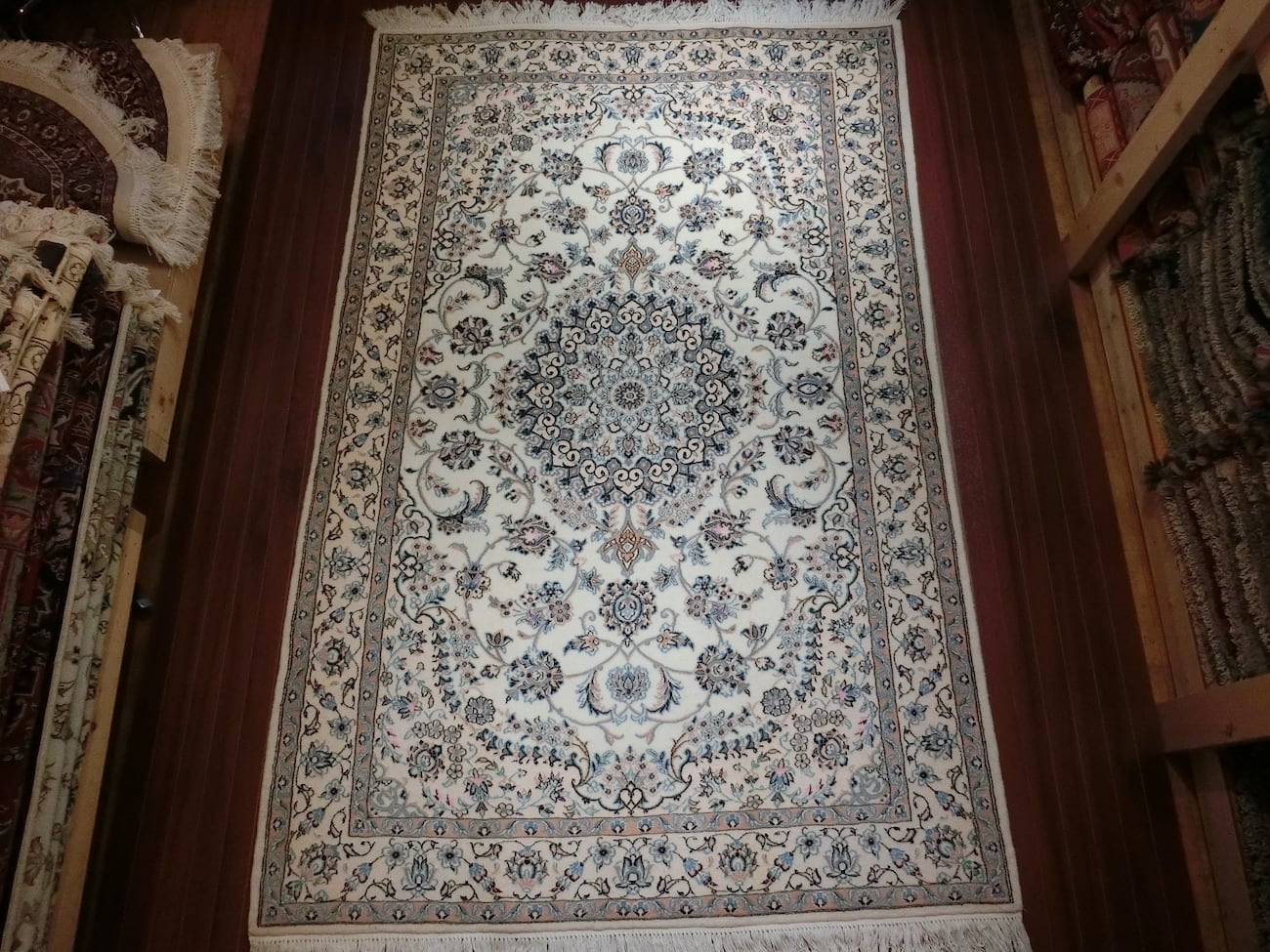 ナイン | Heris Carpet ヘリス カーペット