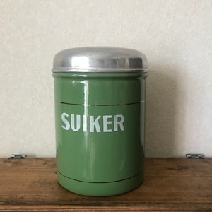 ホーローの缶SUIKER