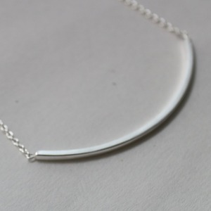 simple line necklace