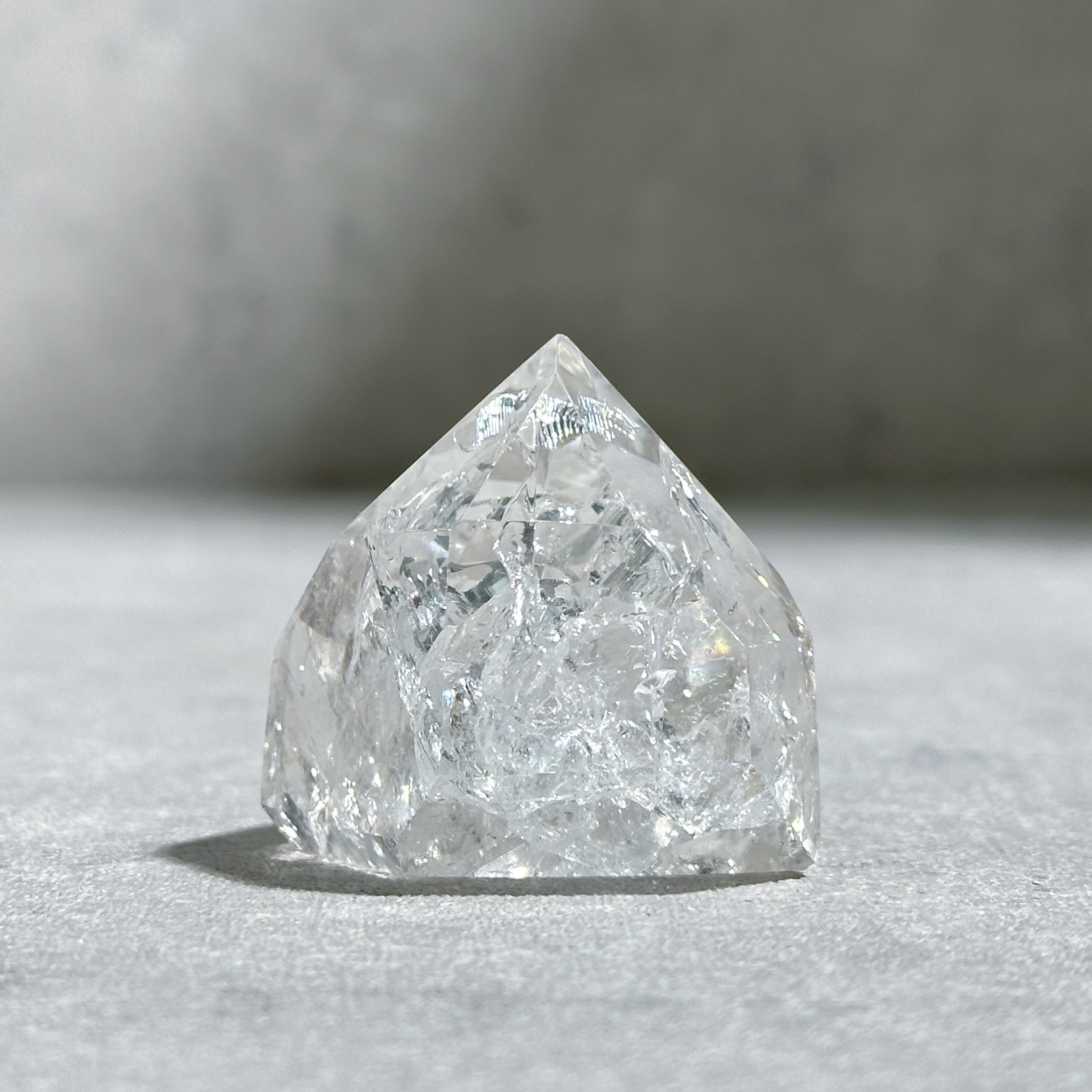 ミナスジェライス産クラッククォーツ タワー型83(アイリスクォーツ) ◇ Crack Quartz (Iris quartz) ◇ 天然石・鉱物・パワーストーン