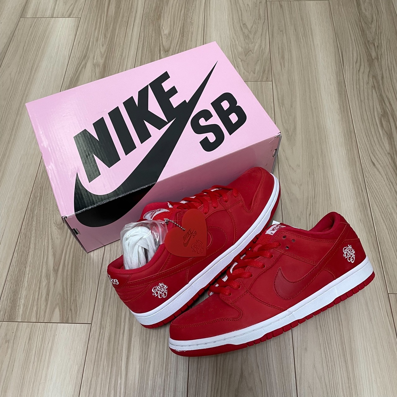×GIRLS DON'T CRY SB DUNK LOW PRO QS RED