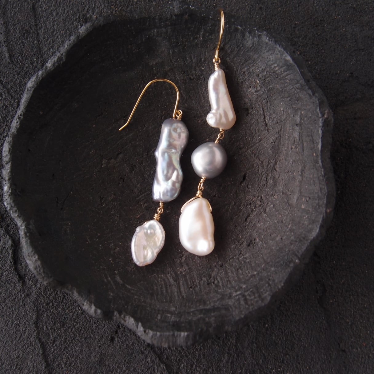 再入荷【K14gf】 Baby Baroque Pearl Asymmetry Earrings/ベビーバロックパール アシンメトリーピアス(White)