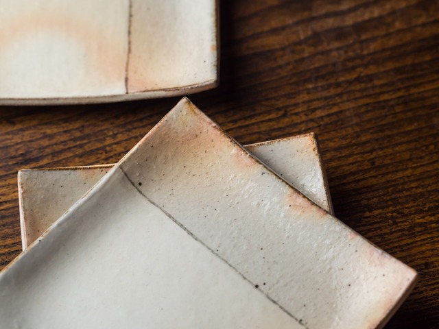 荒鉄線 ４寸菓子皿 （銘々皿・角皿）／古谷 浩一