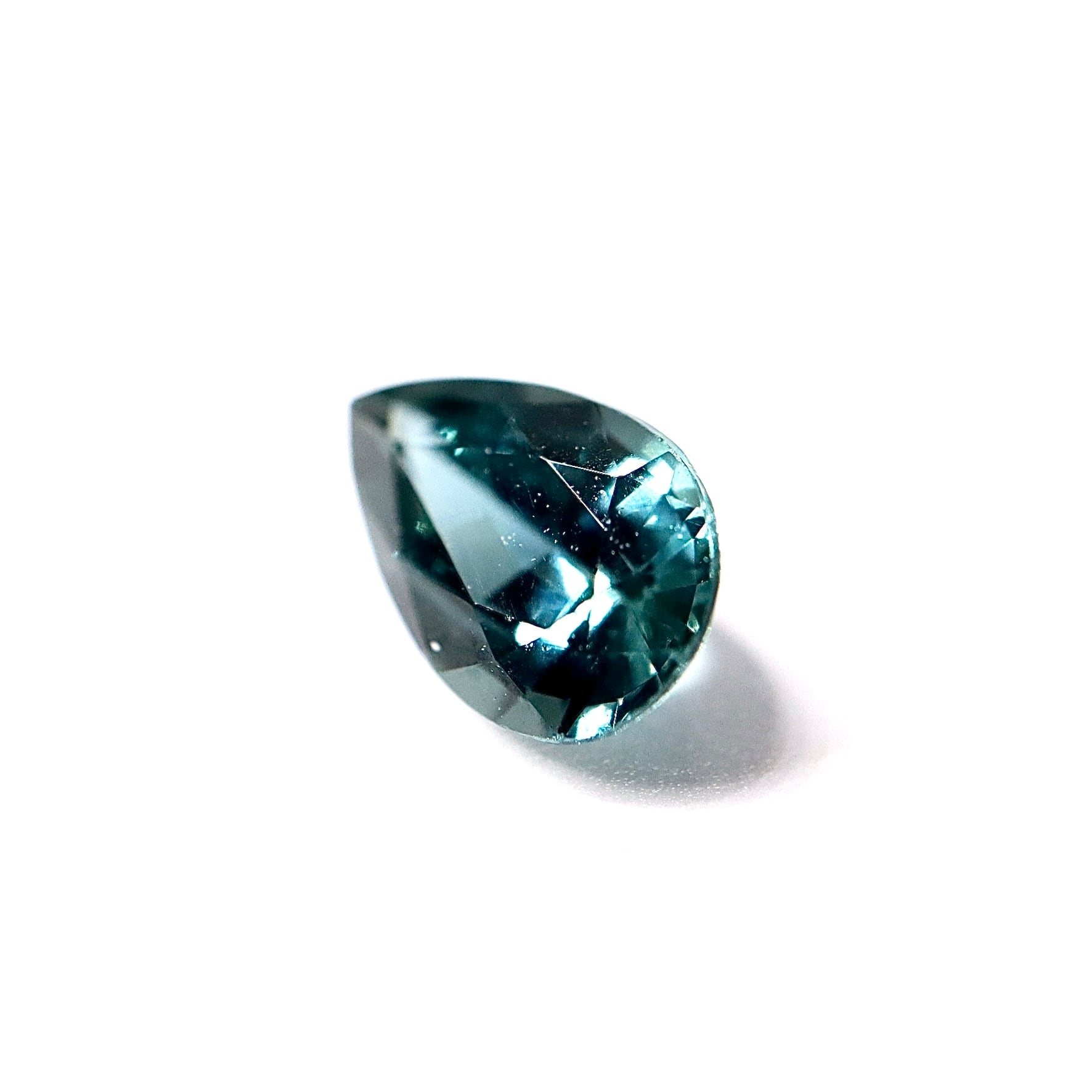 スリランカ産 ピーコックブルーサファイア 0.473ct ペアシェイプカット