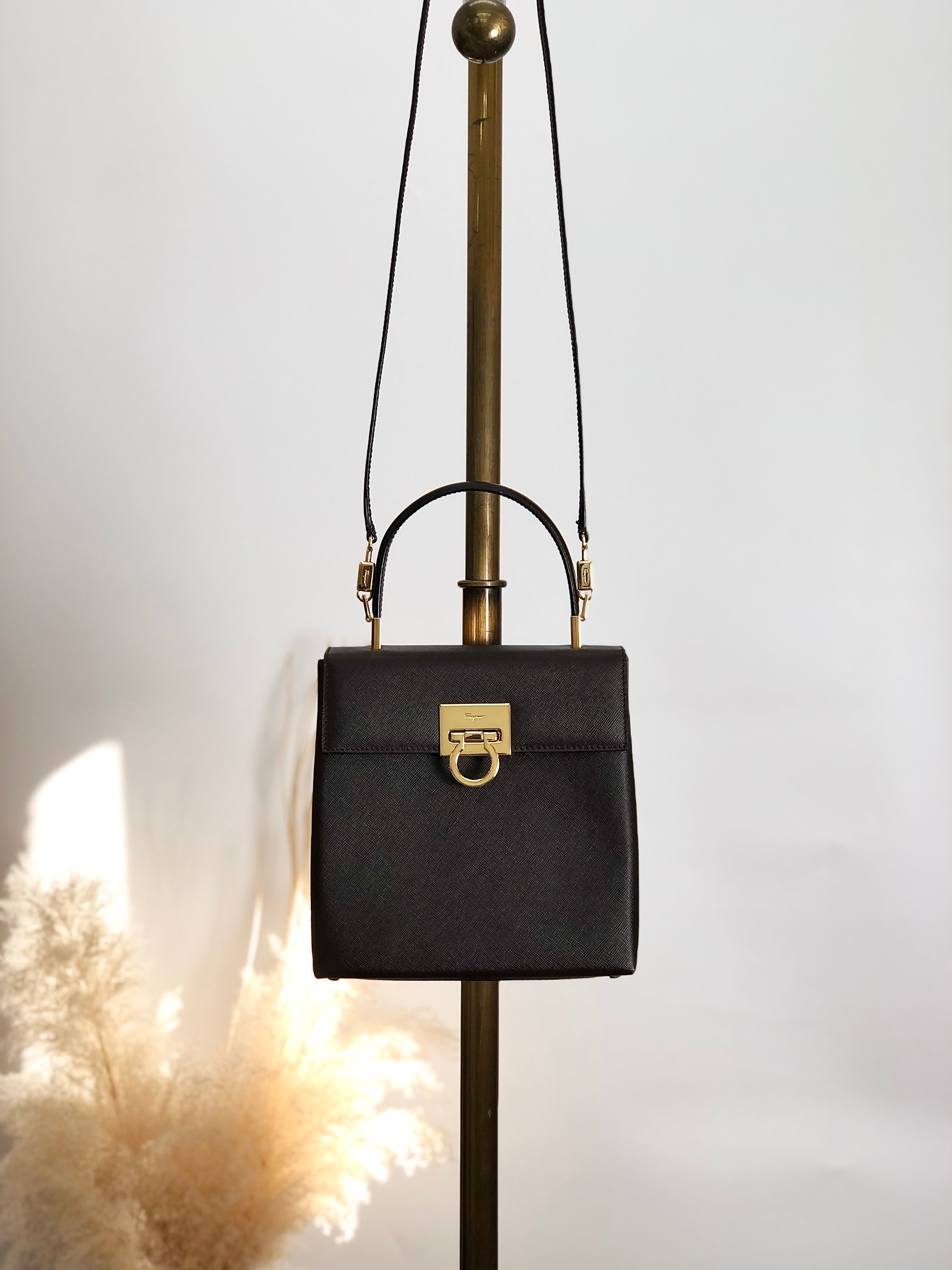日本直送 名牌中古包 】Salvatore Ferragamo ハンドバッグ ブラウン 