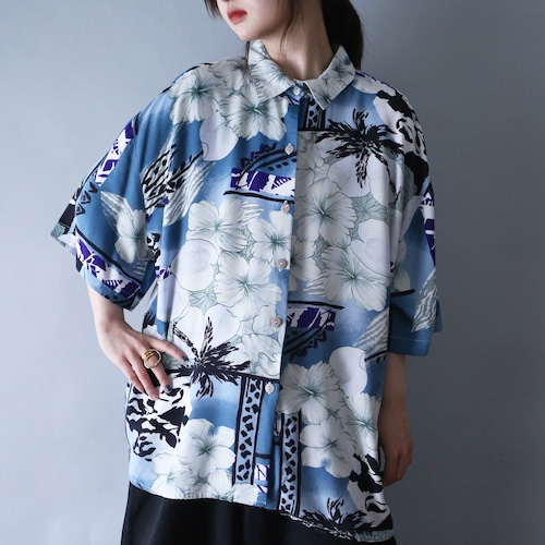 "和" motif beautiful flower art pattern over box silhouette h/s shirt