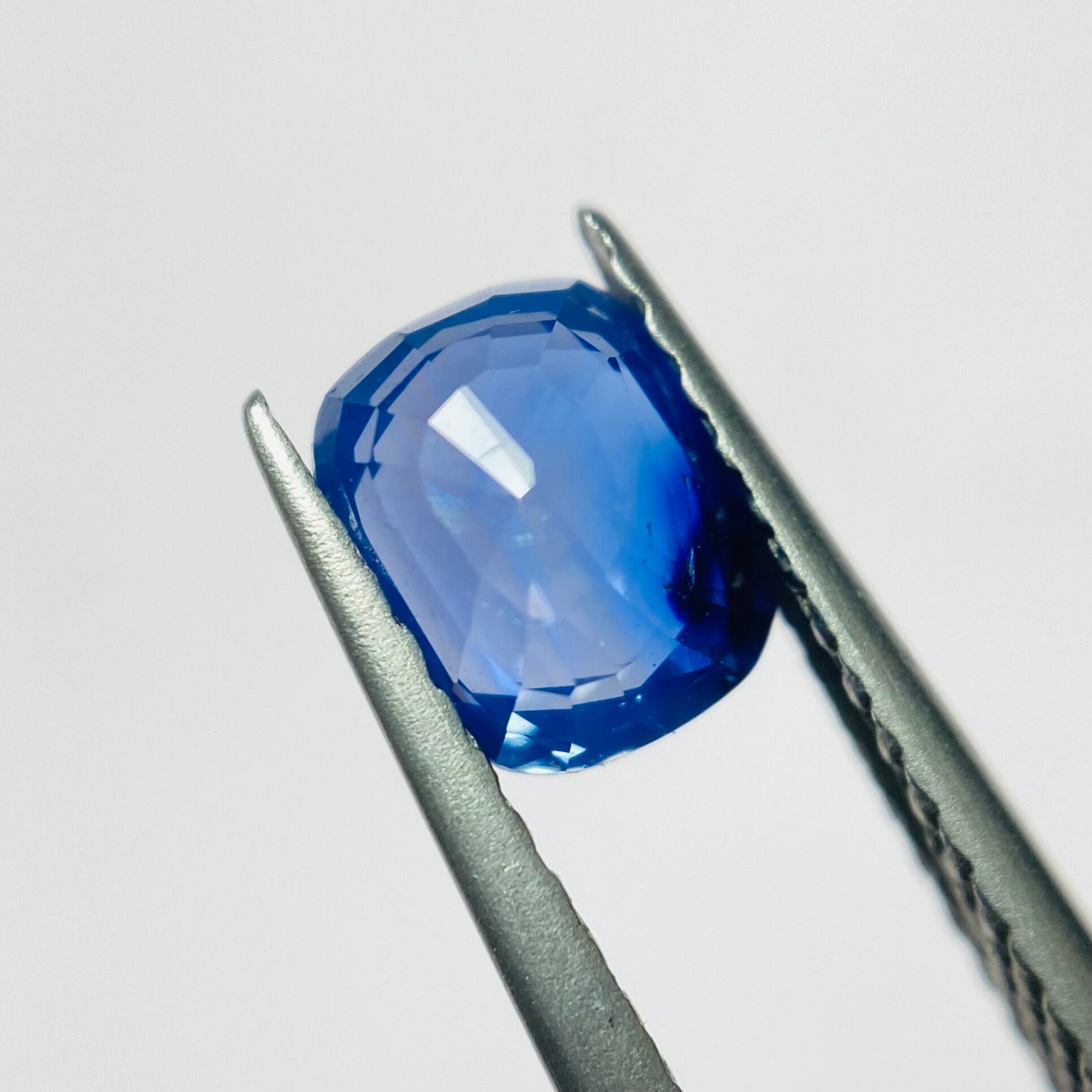 幻想的なシルキーブルーサファイア2