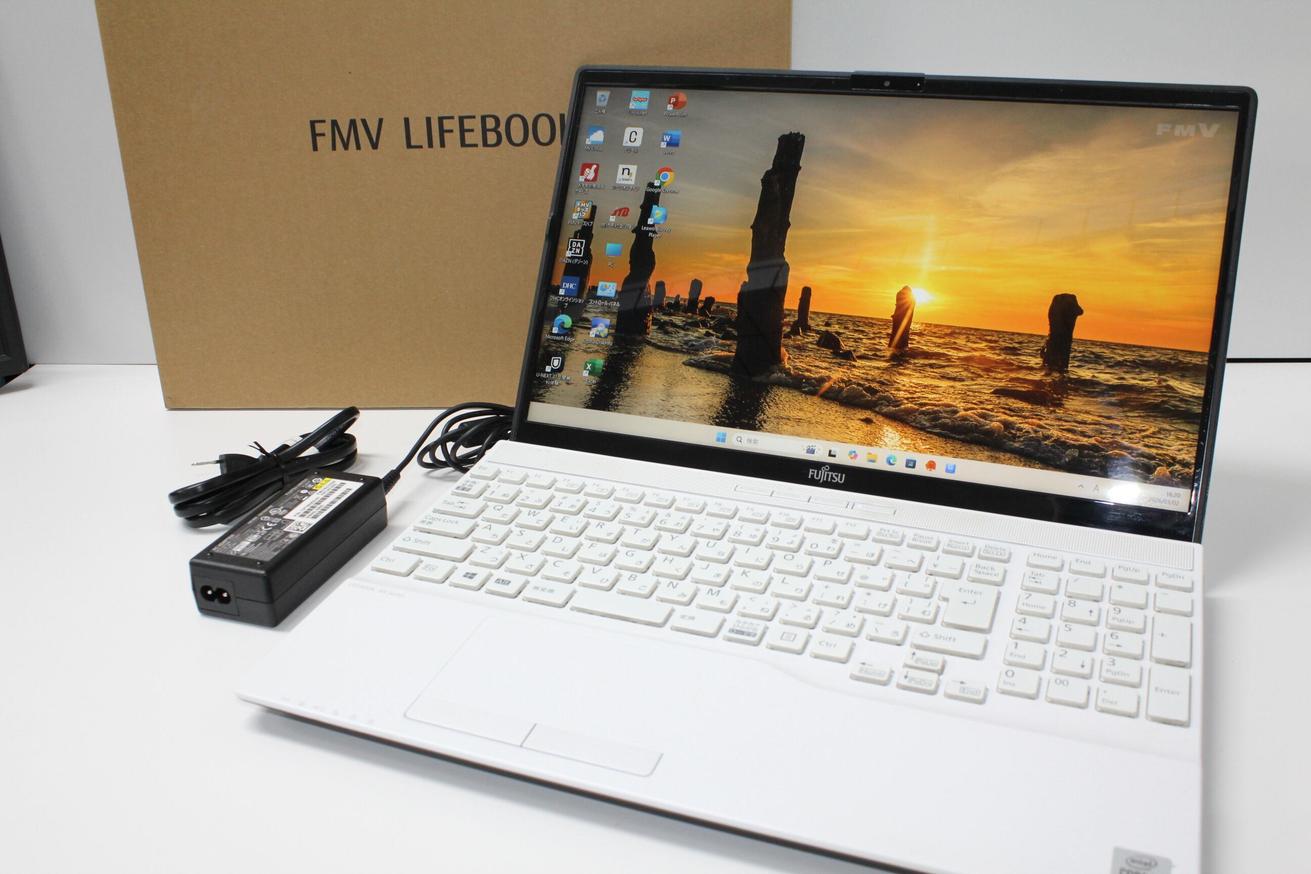 中古ノートパソコン Windows11+office Lenovo Ideapad330 Celeron-3867U/メモリ4GB/爆速SSD256GB/15.6インチ/無線/webカメラ/DVDマルチ搭載 中古良品ノートパソコン LENOVO Ideapad 330 Windows11+office 爆速