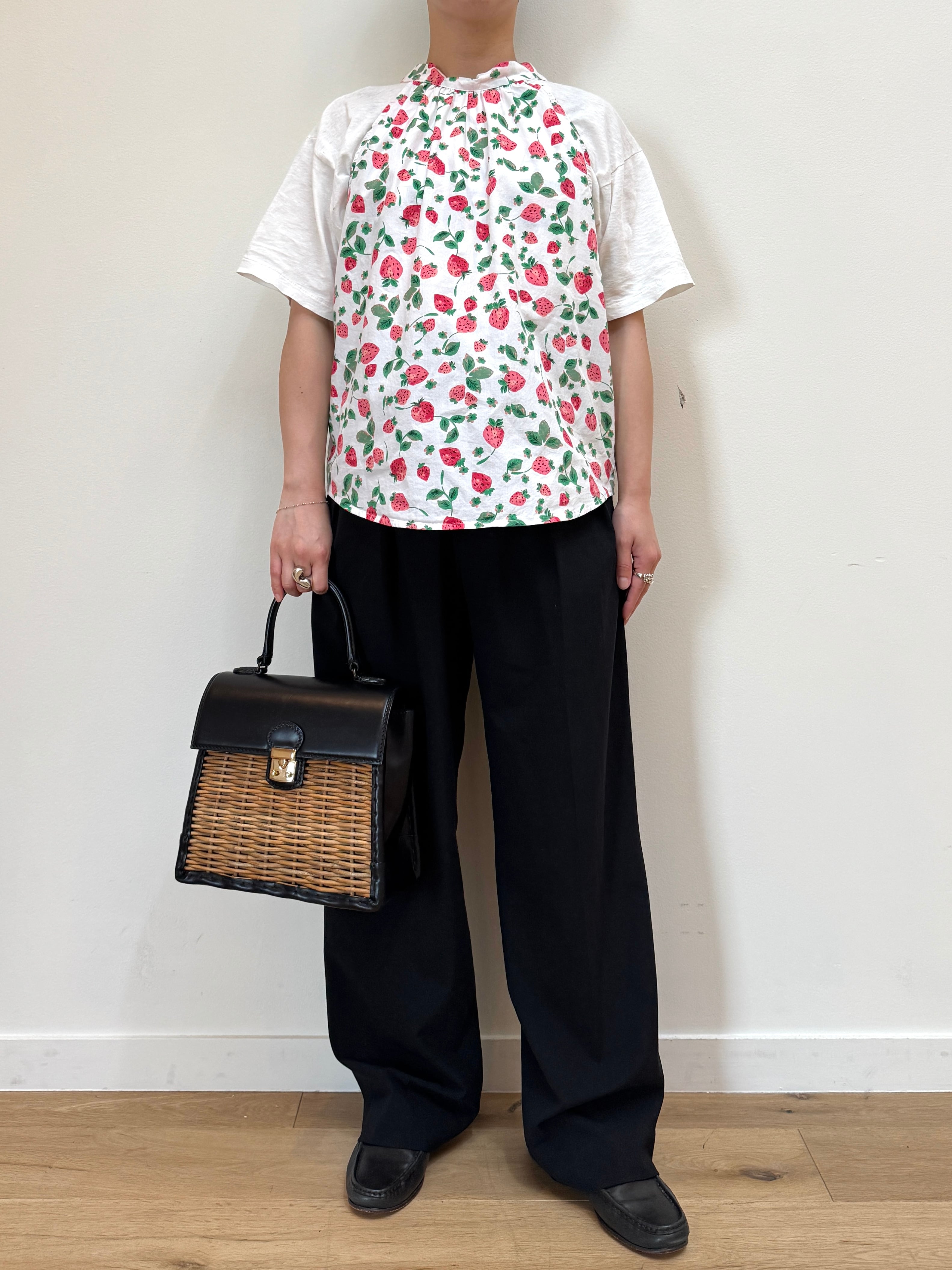 BL12-4 USED STRAWBERRY PRINT BLOUSE "J.CREW" -WHITE-
