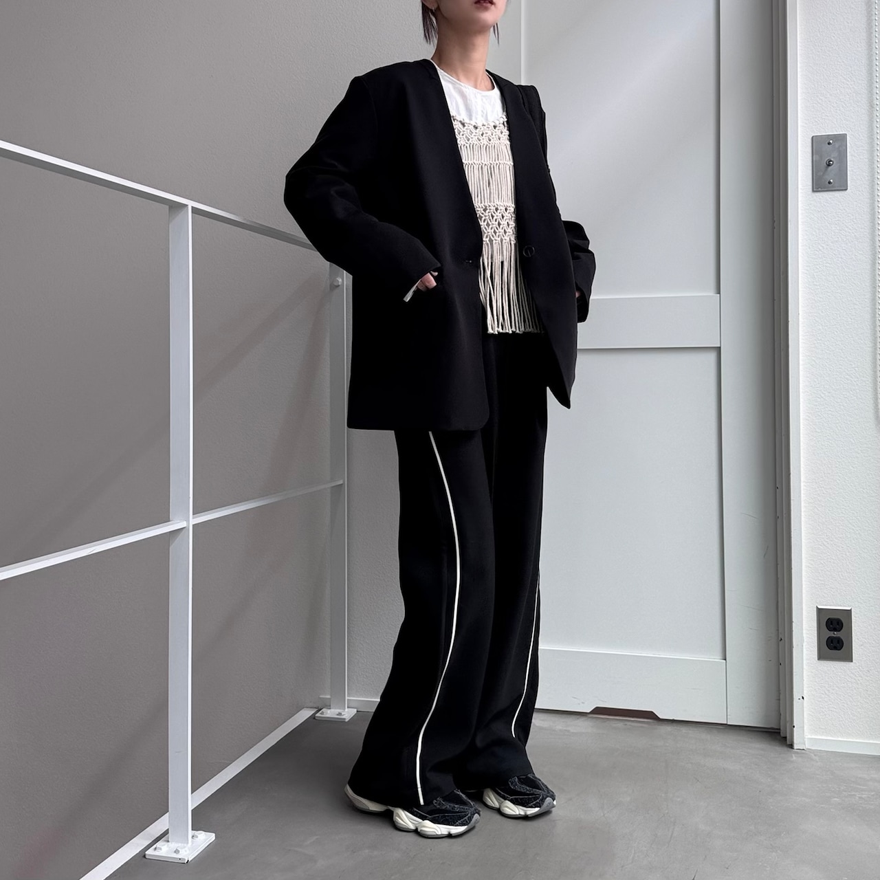 【受注予約:3月上旬入荷予定】サイドラインストレートイージーPT/ブラック