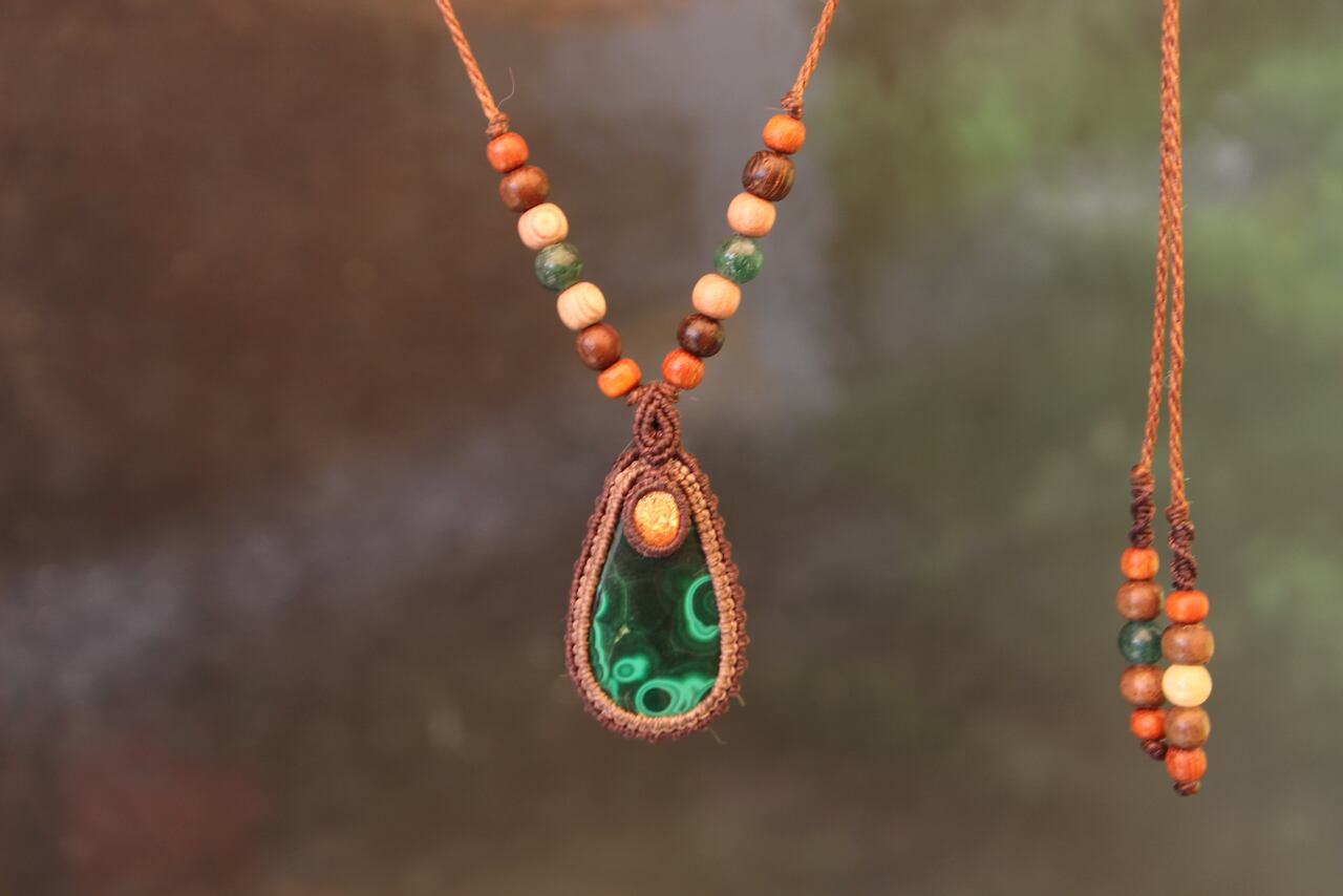 Malachite & Sunstone micro macrame woody pendant