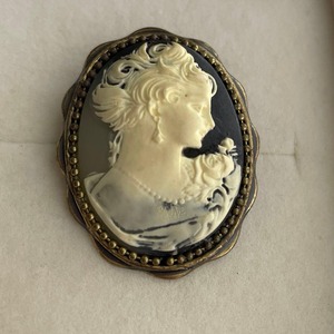 カメオ　ペンダント　ブローチ