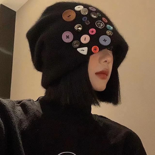 ☠毎日コーデに、ワンポイントを！【NIUYINGシリーズ】★帽子★ 2color ユニセックス ハット おしゃれ アクセサリー メンズ レディース ボタンデザイン