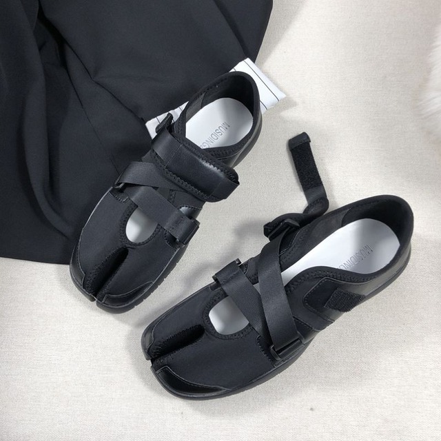 Belt adjustment Tabi sneakers　V1430