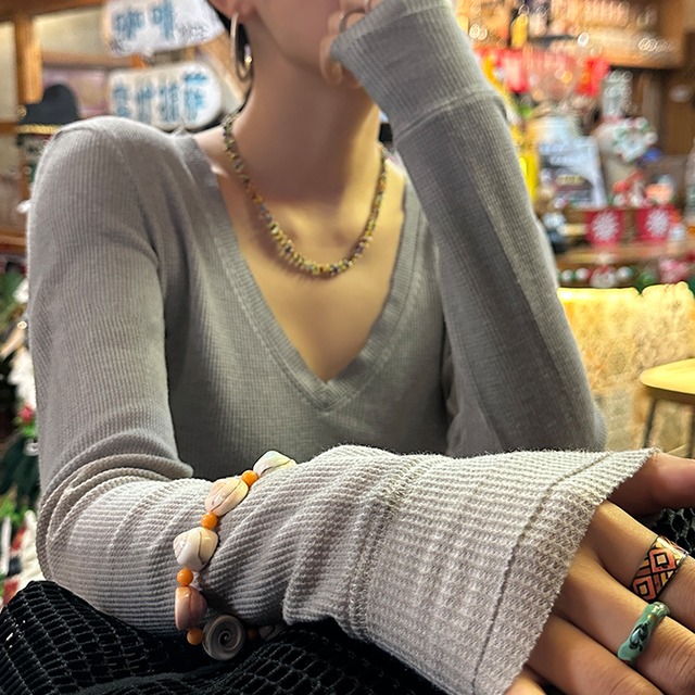 Layered design V-neck tops S1681