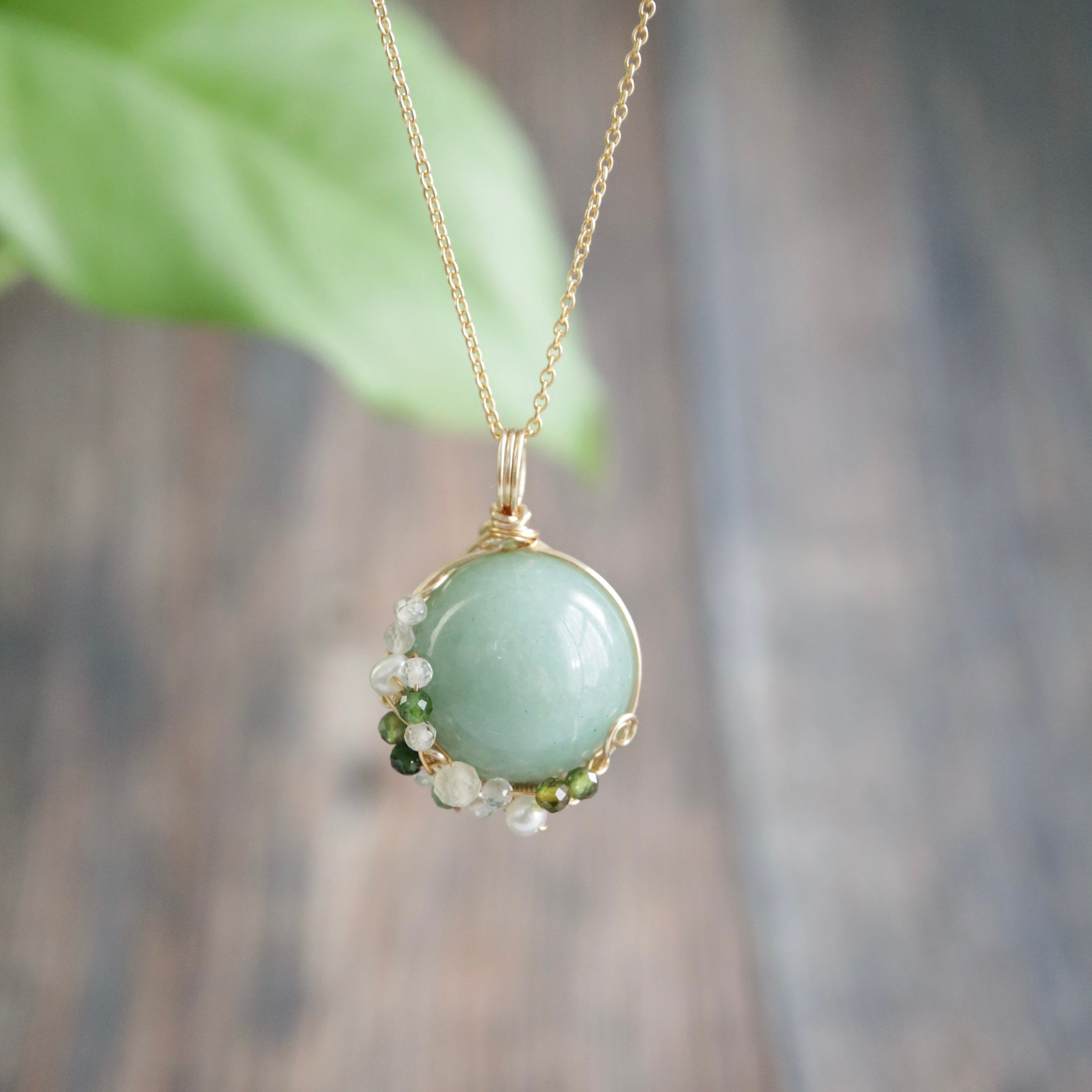 グリーンアベンチュリンのペンダントトップ《まるい森のきらめき》|やさしい癒しをくれる天然グリーンストーン