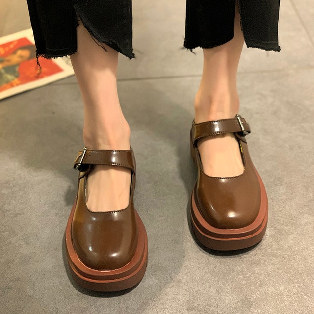 シングルスプリングスタンダードスタイルバックルソリッド カラーレザー 靴 シューズ レトロ 春物 ラウンドトー ソリッドカラー 部族の婦人靴42506609619