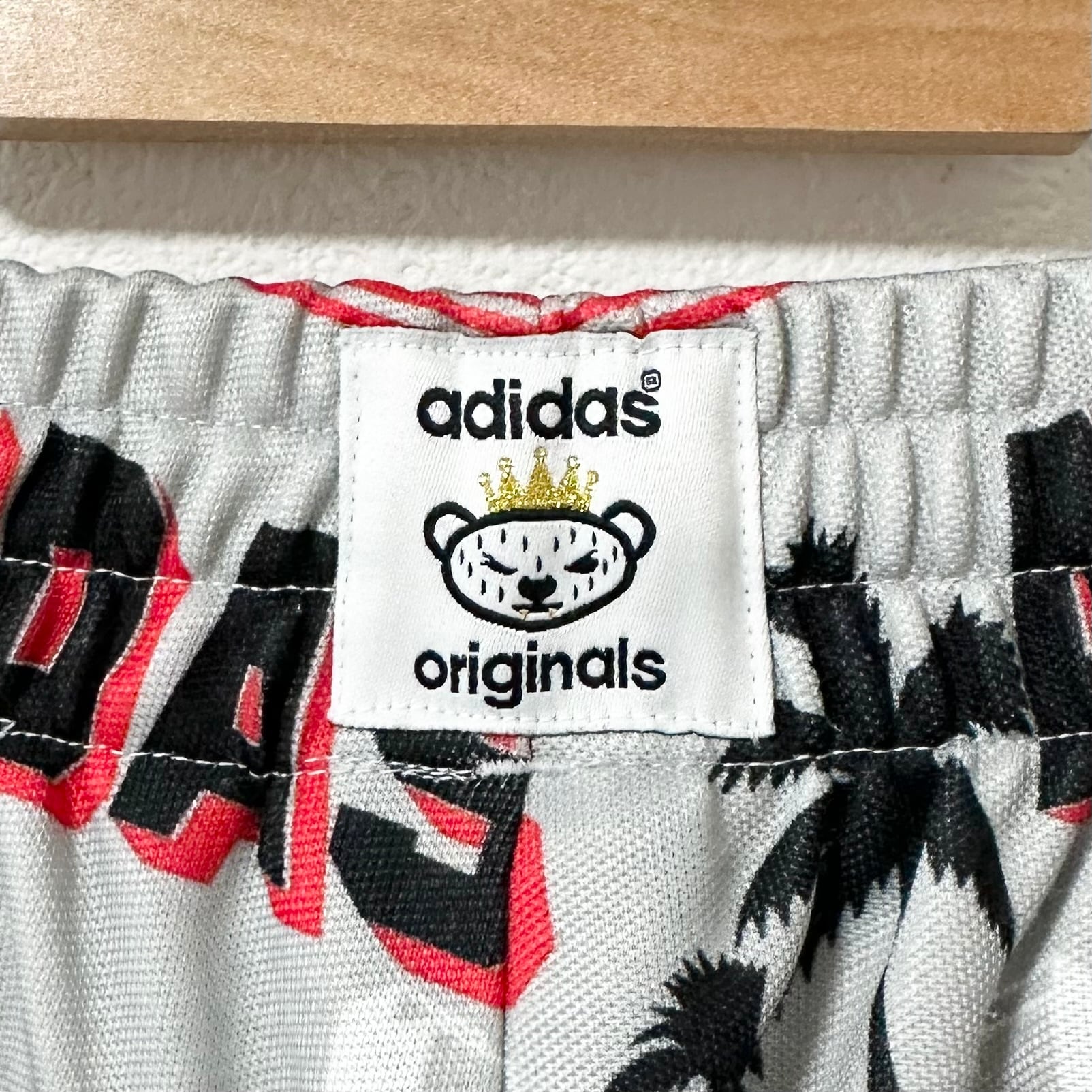 美品☆adidas×NIGO☆アディダス×ニゴ☆セットアップ☆ジャージ 美品☆adidas×NIGO☆アディダス×ニゴ☆セットアップ☆ジャージ