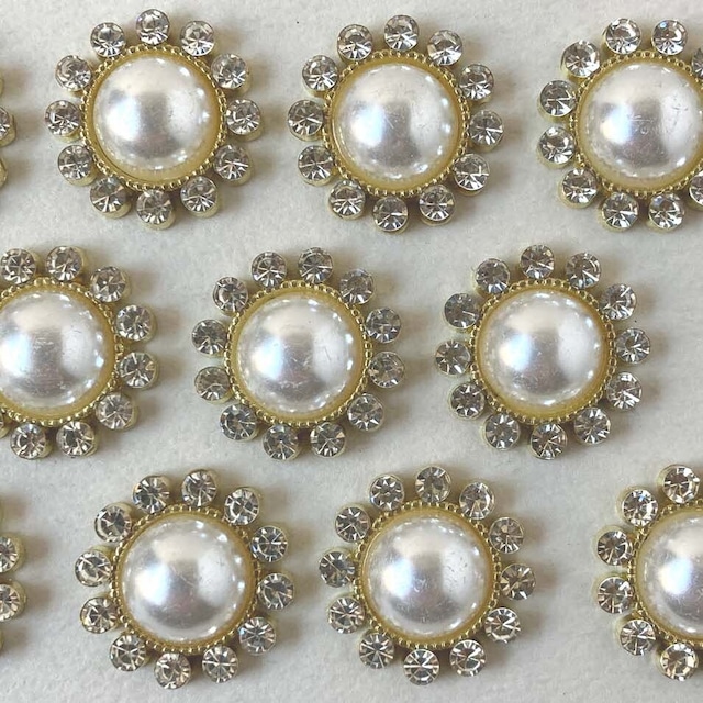 ビジュー縁取りのパールドームカボション（16mm）