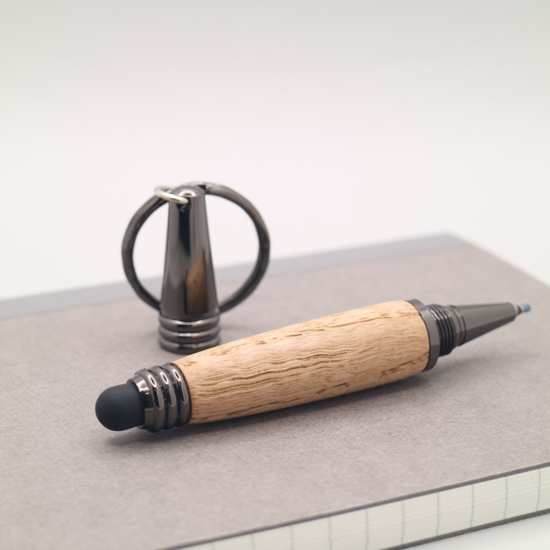 クリ 木軸キーホルダー｜251008 ボールペン・スタイラスタッチペン
