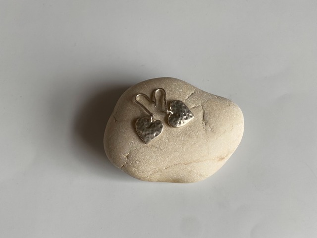 <vintage silver925>hammered mini heart pierce