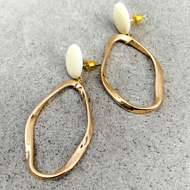 White & Gold Oval Pierce/Earring
