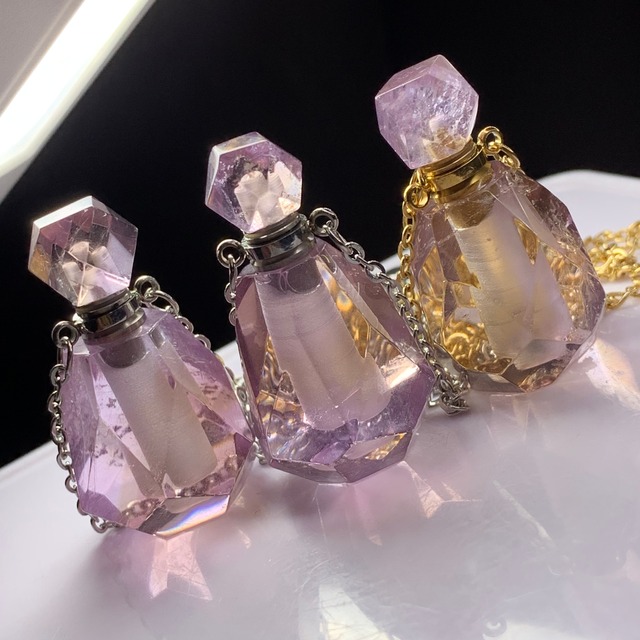 1.可愛いアメジスト・ミニ香水瓶