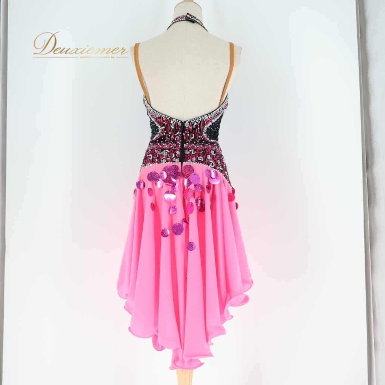 社交ダンス 衣装 ラテン ドレス ワンピース 黒 ピンク デモ 競技 ダンス パーティ 発表会 フリル 豪華 かわいい 華やか 日本製 ブラック系 ピンク系 ドレッシー 発表 おしゃれ 踊りやすい パーティー 社交ダンス衣装 レディース ステージ衣装