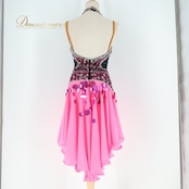 社交ダンス 衣装 ラテン ドレス ワンピース 黒 ピンク デモ 競技 ダンス パーティ 発表会 フリル 豪華 かわいい 華やか 日本製 ブラック系 ピンク系 ドレッシー 発表 おしゃれ 踊りやすい パーティー 社交ダンス衣装 レディース ステージ衣装