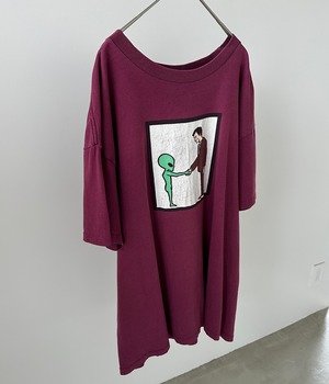 -HELMET- Vintage 90s XL Alien Handshake T-shirt
