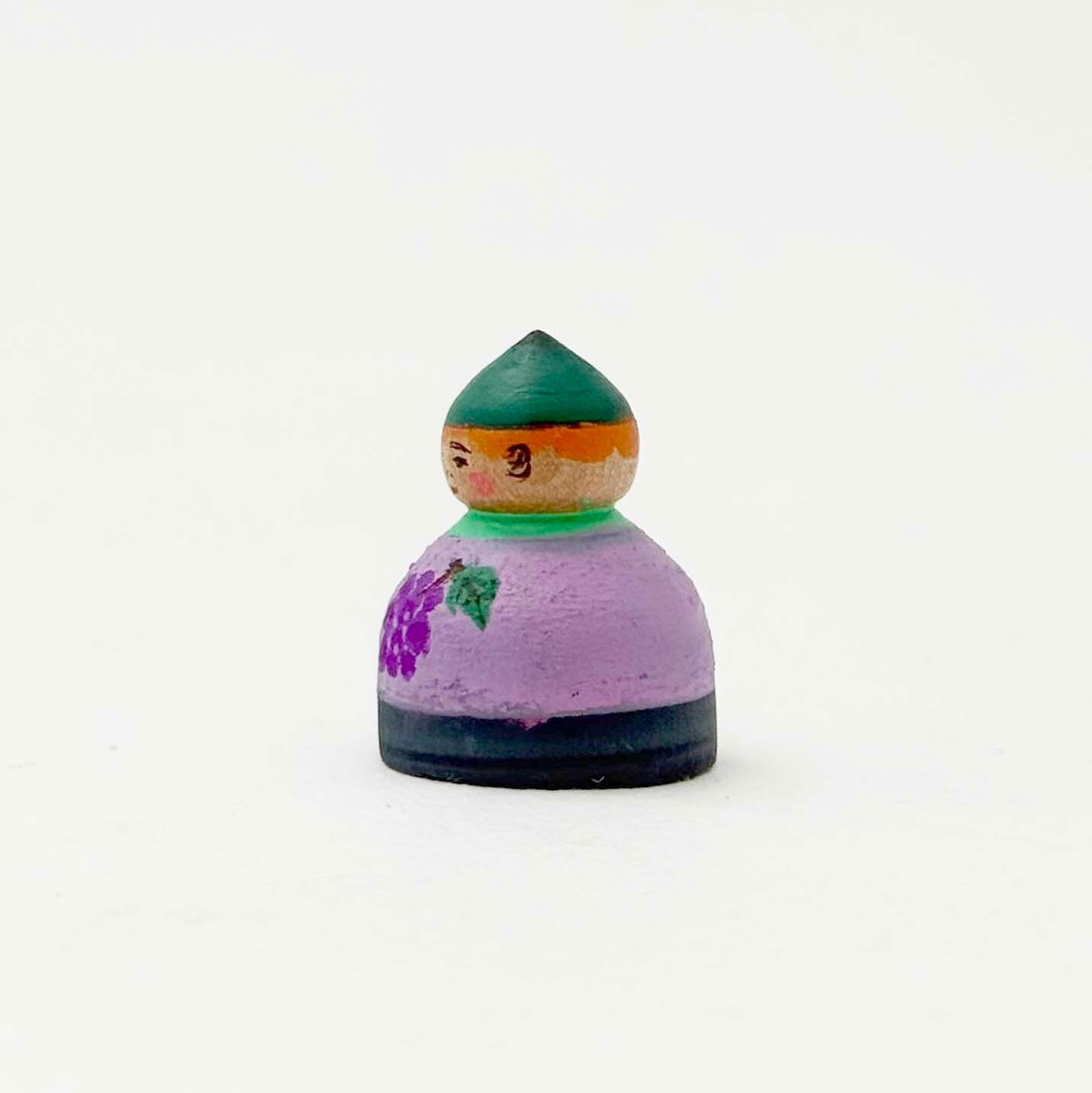 新型フルーツこけし / 笹原綾工人（紫小）