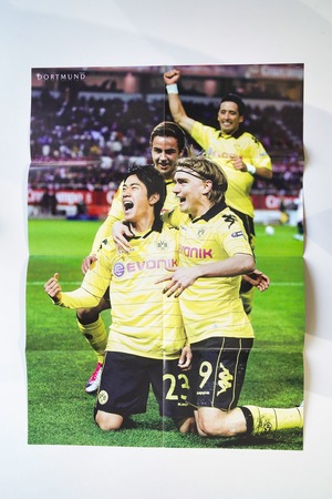 ドルトムント香川真司、マリオ・ゲッツェ/デビッド・ビジャ|サッカーポスター 大判 B2|2010年代 欧州スター&名門クラブ