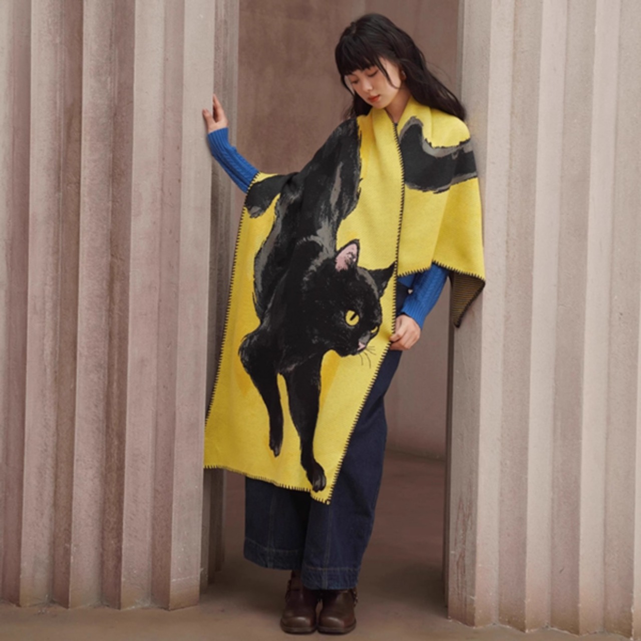 黄金の夢を駆ける黒猫の幻想ショール 《C0254》