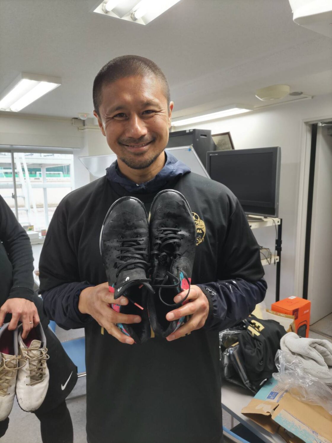 サッカー元日本代表 坪井慶介 直筆サイン入り トレーニングシューズ※実 