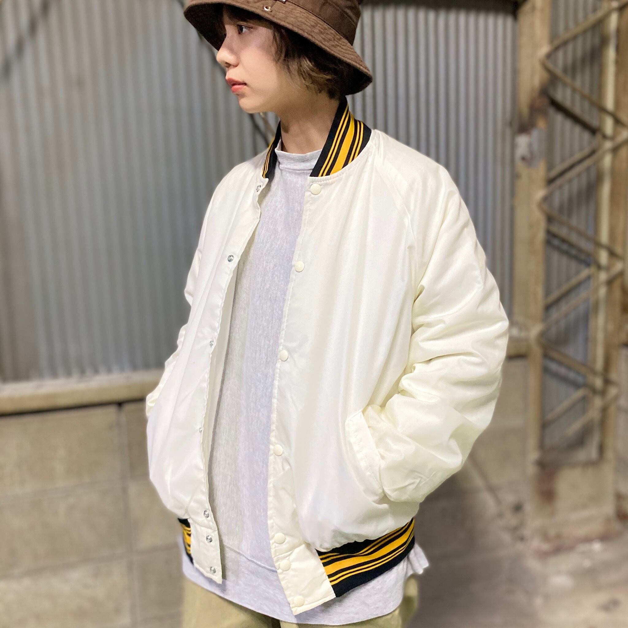 70s'ヴィンテージ gem バックプリント スタジャン 中綿ジャケット XXL 70s'ヴィンテージ gem バックプリント スタジャン 中綿