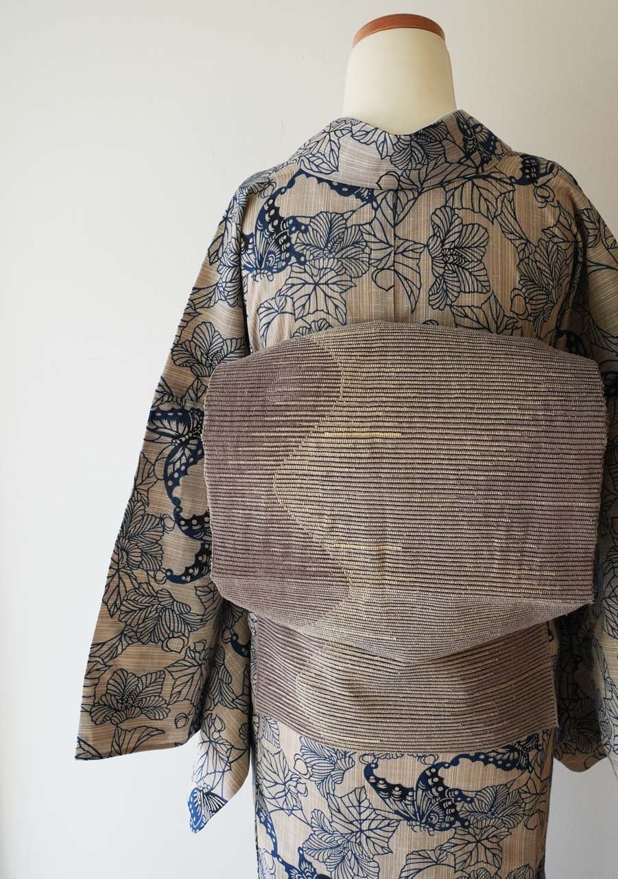 竺仙・浴衣】竺仙製 灰汁色×紺鼠色 蝶々文 奥州小紋ゆかた お仕立て品