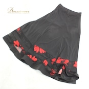 社交ダンス 衣装 スタンダード スカート レッスンウェア レディース 練習着 ACROSS 花柄 ブラック系 レッド系 黒 赤 バイカラー 派手 フレアスカート 薄手 ボリューム感 おしゃれ 花柄デザイン 柔らかい 素材 ストレッチ ウエストゴム 練習用 ダンスウェア レッスン服 伸縮性 通気性 上品 カジュアル デイリー プロ仕様 男女兼用 お揃い コーディネート