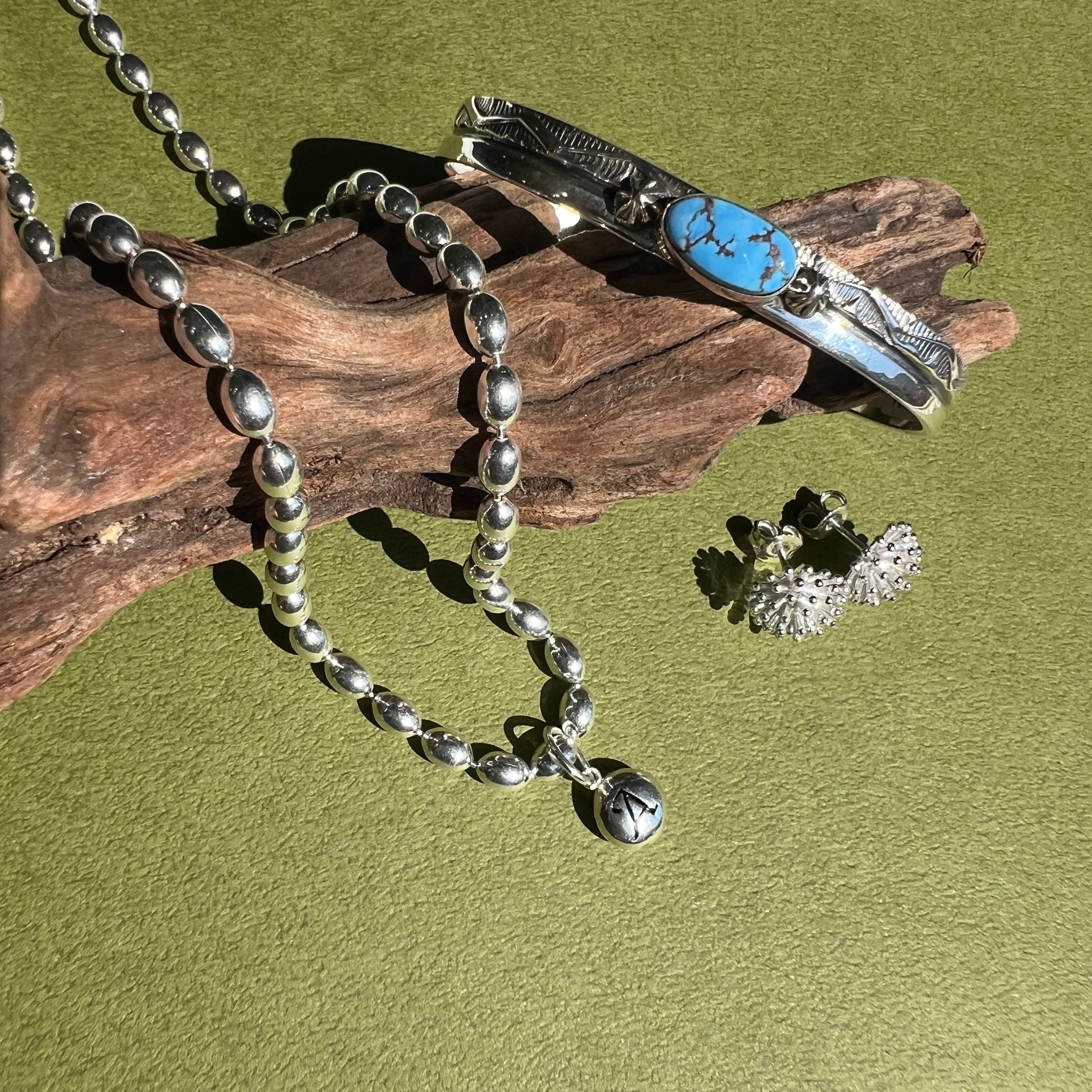 インディアンジュエリー ナバホ族 ゴールデンヒル ターコイズ バングル ラスト1点！】《Indian Jewelry 》 ゴールデンヒル ターコイズ 横