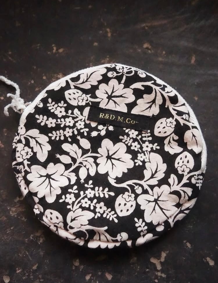 R＆D.M.Co- OLDMAN'S TAILOR WILD BERRY CIRCLE POUCH (size S