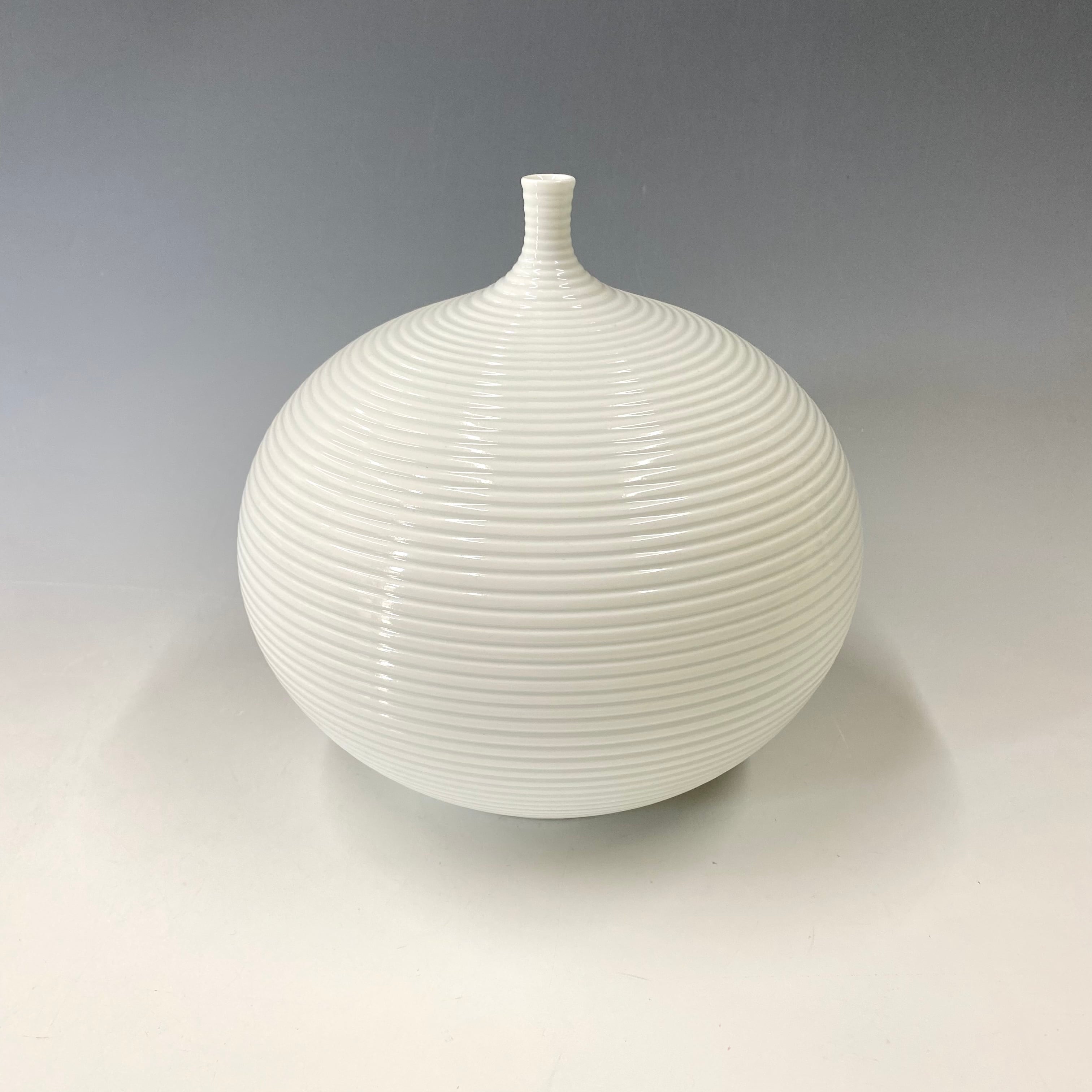 中尾恭純】白磁線段壺(大) | 中仙窯