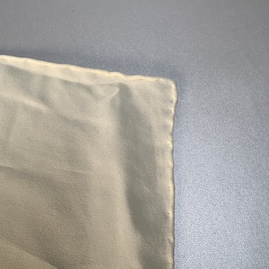 【最終処分SALE】CHANEL シャネル カメリア タグ付き シルク スカーフ ホワイト A-9233