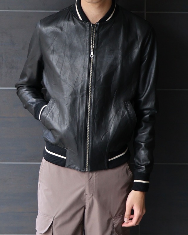 No-collar leather blouson