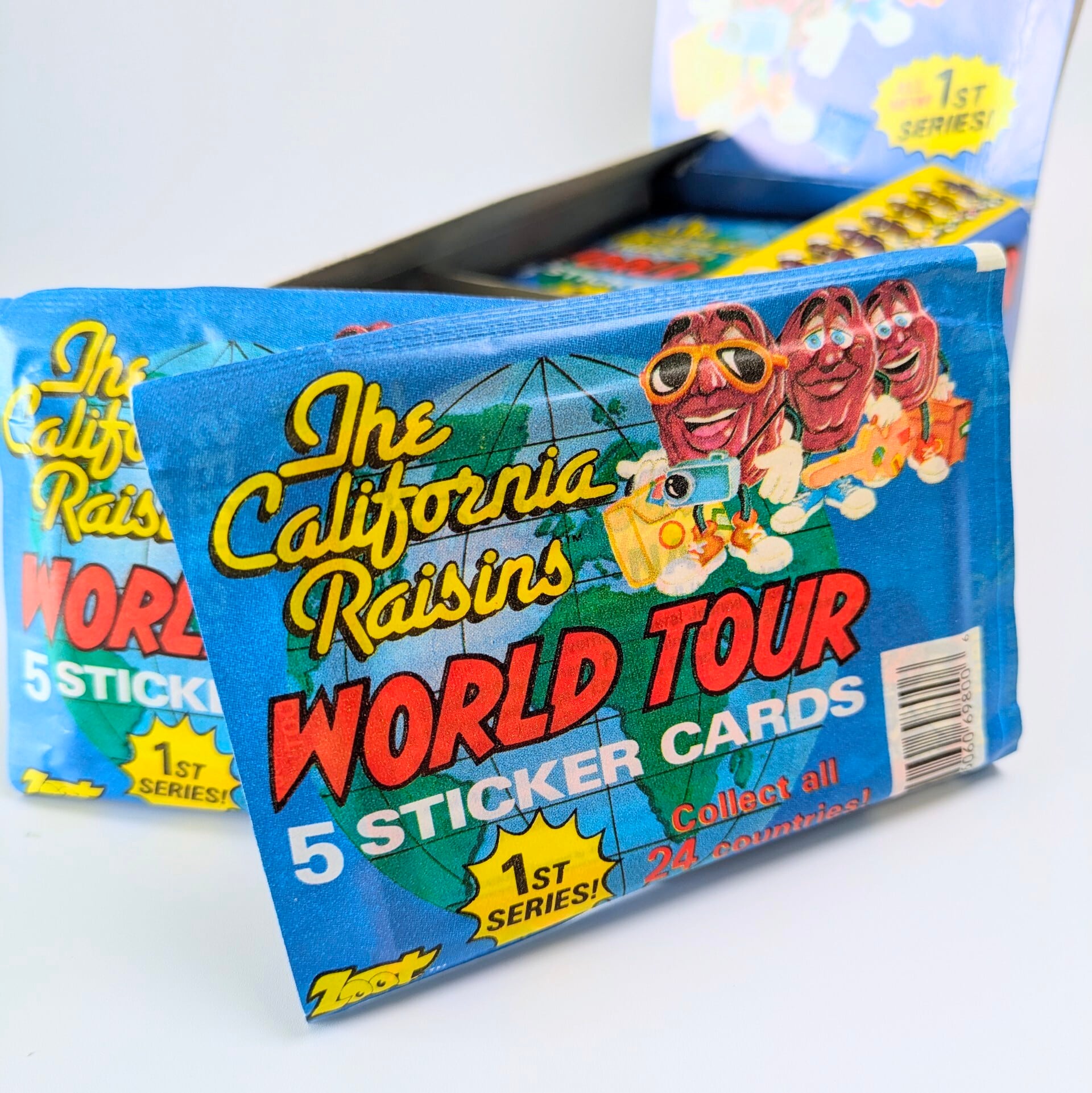 ☆送料無料！☆VINTAGE1988【 The California Raisins ( カリフォルニアレーズン ) World Tour 】VINTAGE トレーディングカード単品 （1個=5STICKER CARDS）〚アメリカン雑貨 アメトイ〛