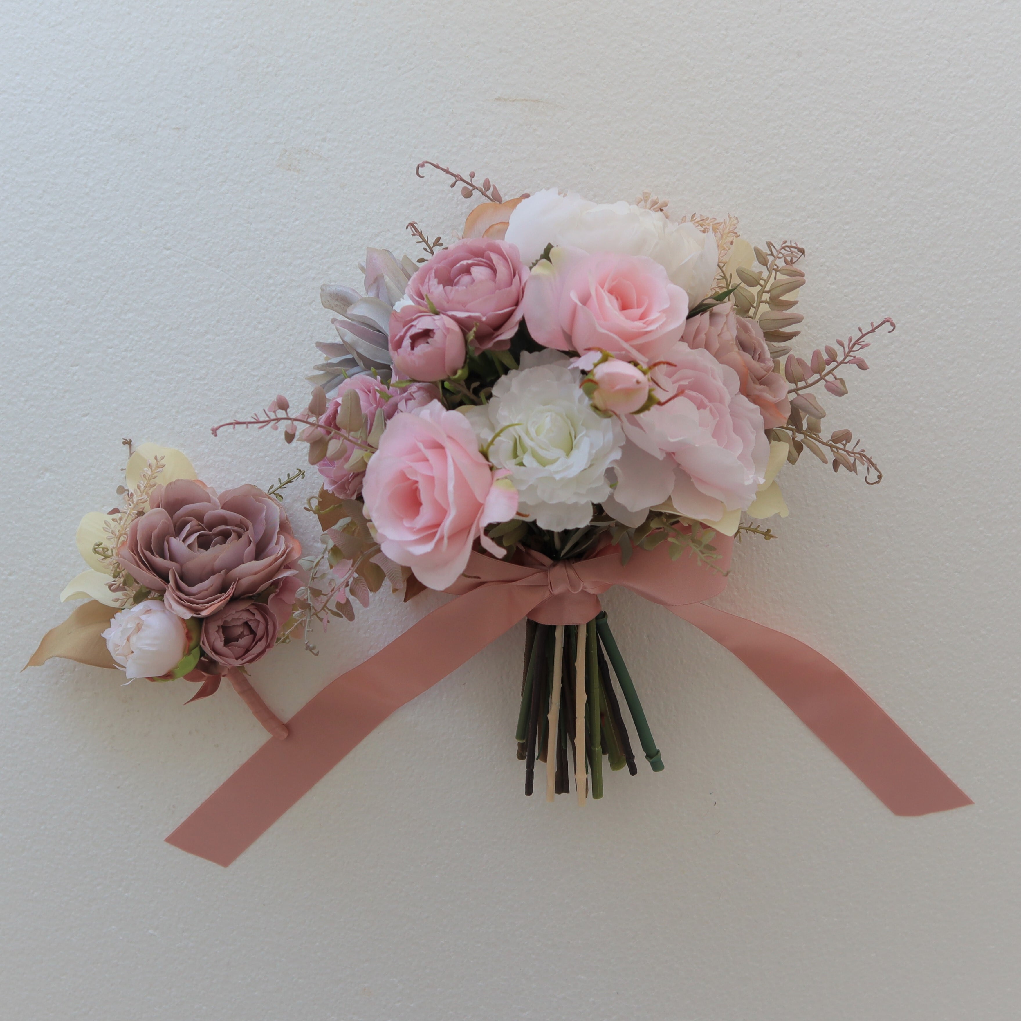 大人可愛いピンクで装うブーケ ウエディングブーケ 結婚式 アーティ