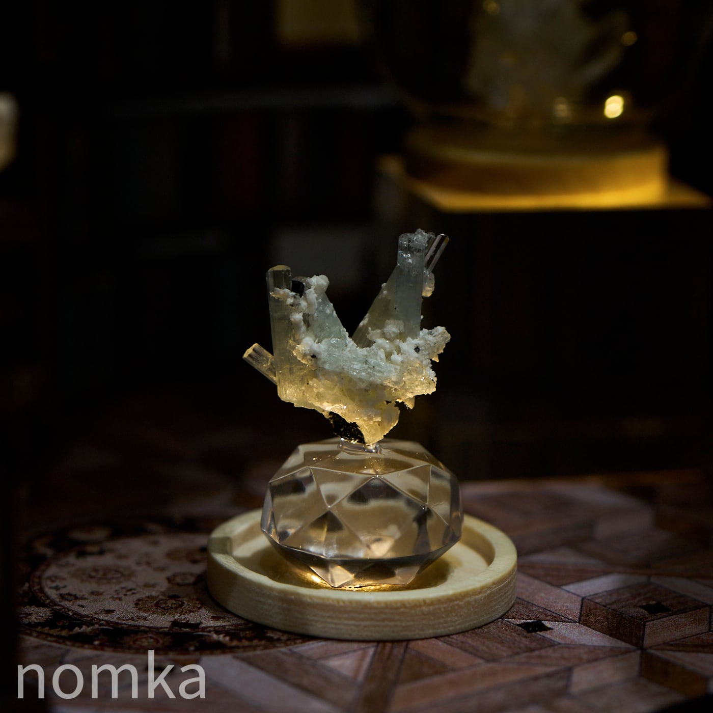 氷の城の欠片】 ルミエール・クリスタル・ポッド—アクアマリン原石